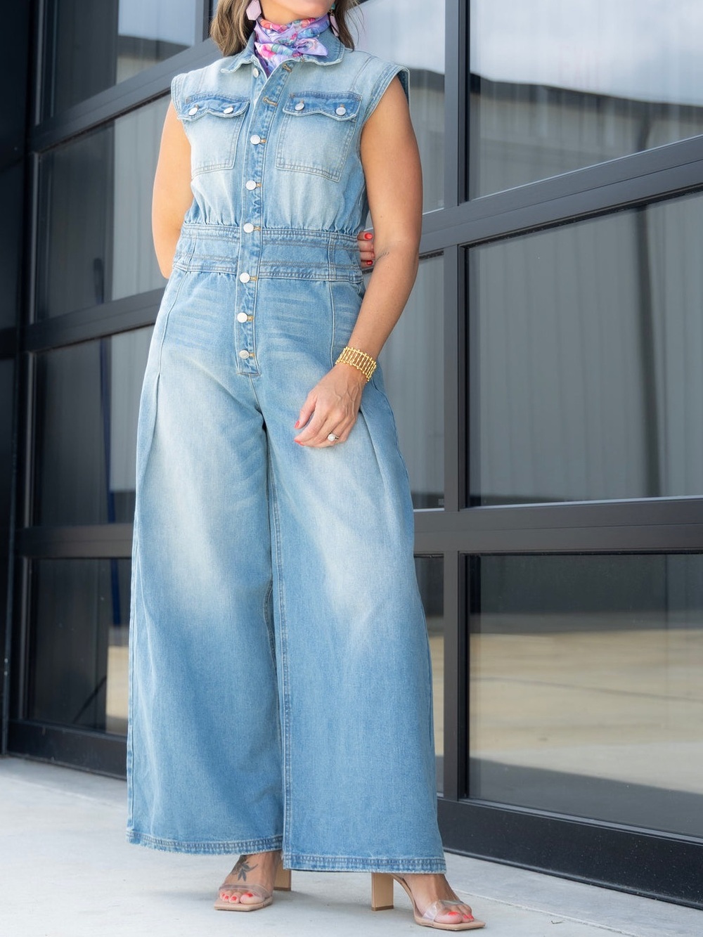 Everyday Chic Boutique Lightwash Sleeveless Denim Wide Leg Jumpsuit Size Large